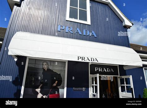 prada wallet on chain bicester village|Prada outlet Bicester Village.